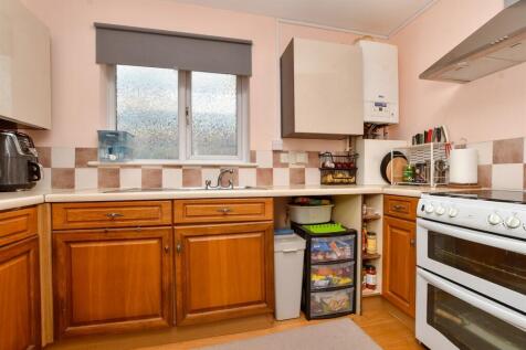 1 bedroom ground floor flat for sale
