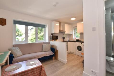 1 bedroom ground floor flat for sale
