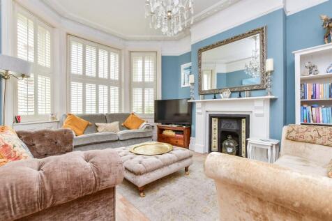 4 bedroom terraced house for sale