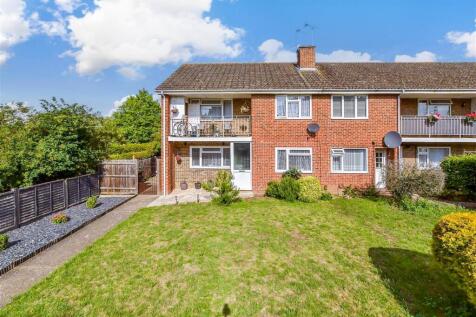 2 bedroom ground floor maisonette for sale