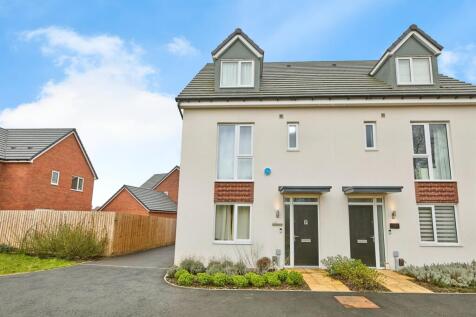 4 bedroom semi-detached house for sale