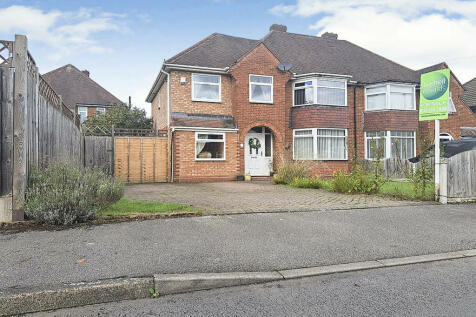 3 bedroom semi-detached house for sale