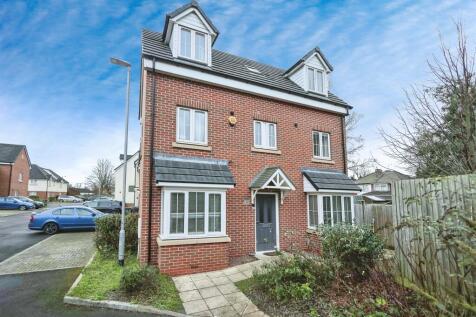 4 bedroom semi-detached house for sale