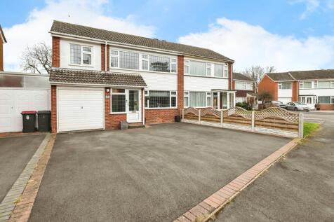 4 bedroom semi-detached house for sale