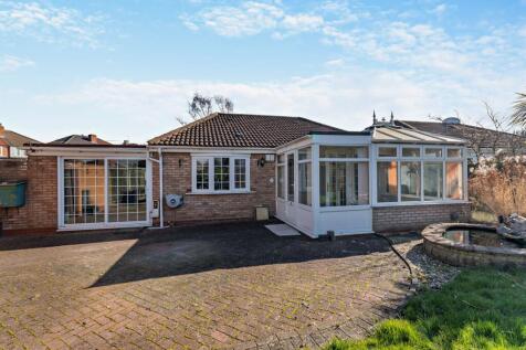 2 bedroom detached bungalow for sale