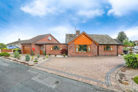 4 bedroom detached bungalow for sale