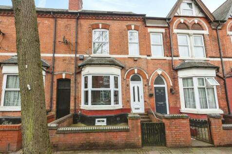 4 bedroom terraced house for sale