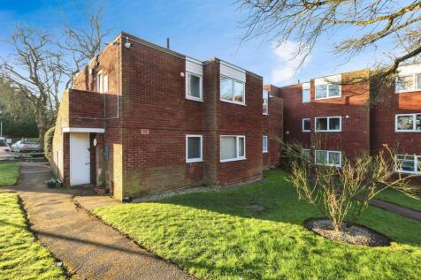 2 bedroom ground floor flat for sale