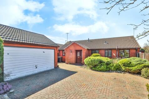 3 bedroom detached bungalow for sale