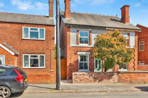 2 bedroom semi-detached house for sale