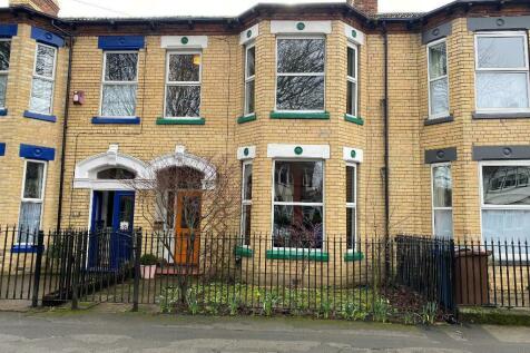 5 bedroom terraced house for sale