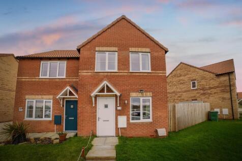 3 bedroom semi-detached house for sale