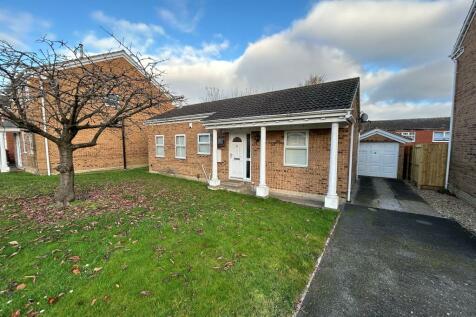 2 bedroom detached bungalow for sale