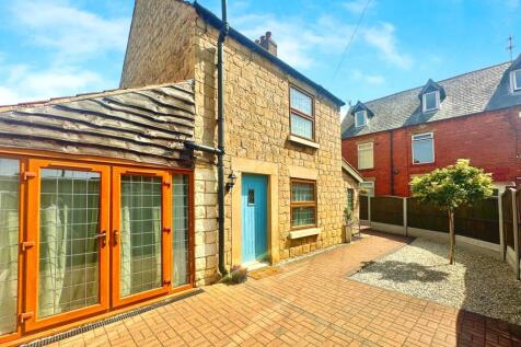 2 bedroom detached house for sale