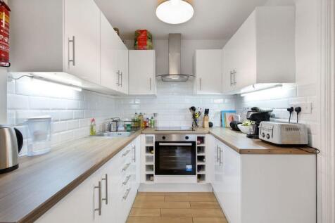 London SE22 2 bed apartment for sale