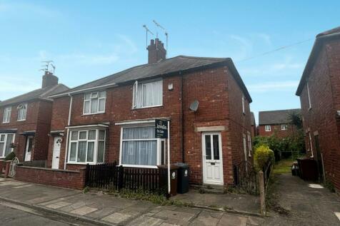 2 bedroom semi-detached house for sale