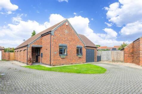 2 bedroom detached bungalow for sale
