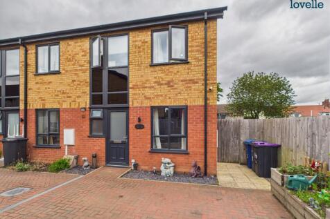 3 bedroom end of terrace house for sale