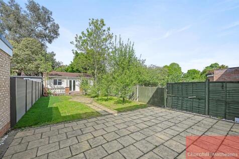 5 bedroom semi-detached house for sale
