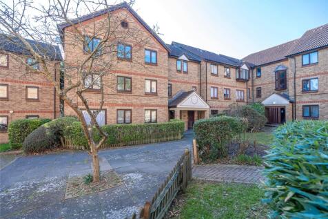 Deanery Close, London, N2 1 bed apartment for sale