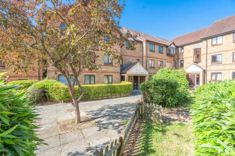 Deanery Close, London, N2 1 bed apartment for sale