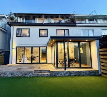 5 bedroom semi-detached house for sale