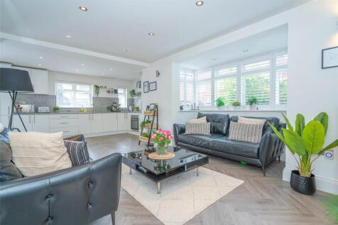 Whitmore Close, London, N11 3 bed house for sale