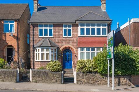 Brownlow Road, London, N11 3 bed apartment for sale