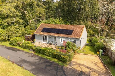 Homestall Road, RH19 3PE RH19 3 bed cottage for sale
