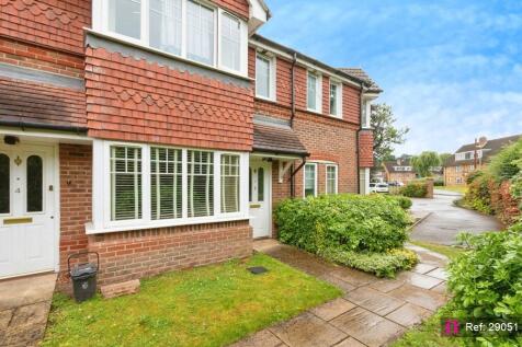 2 bedroom ground floor maisonette for sale