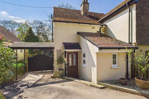 2 bedroom semi-detached house for sale