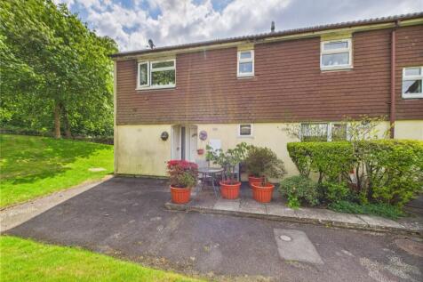 4 bedroom end of terrace house for sale