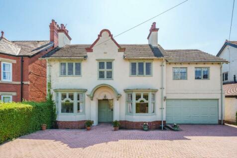 6 bedroom detached house for sale