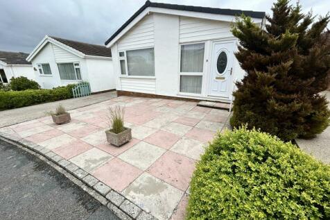 2 bedroom detached bungalow for sale