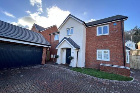 Ffordd y Creyr Glas Colwyn Bay 4 bed detached house for sale