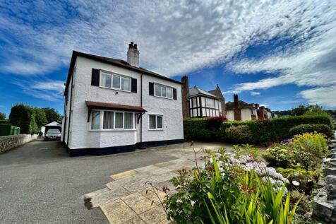 Whitehall Road, Rhos on Sea 2 bed apartment for sale