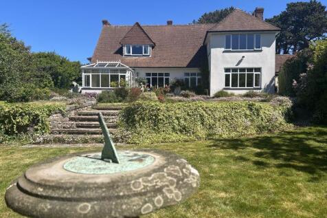 Bryn Y Bia Road, Craigside 3 bed detached house for sale
