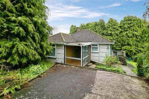 4 bedroom detached bungalow for sale