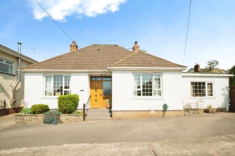 4 bedroom detached bungalow for sale