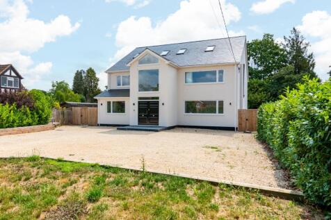 New Road, Aston Clinton, Aylesbury... 5 bed detached house for sale