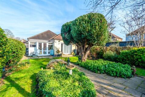 Manor Close, Crayford, Kent, DA1 3 bed bungalow for sale