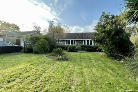 3 bedroom detached bungalow for sale