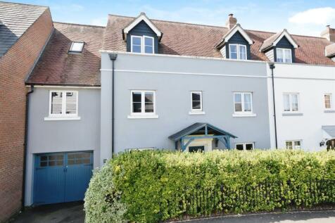 5 bedroom terraced house for sale