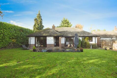 3 bedroom detached bungalow for sale