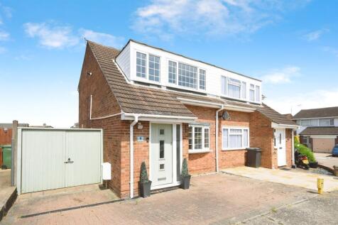 2 bedroom semi-detached house for sale