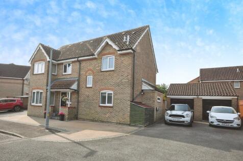 6 bedroom detached house for sale