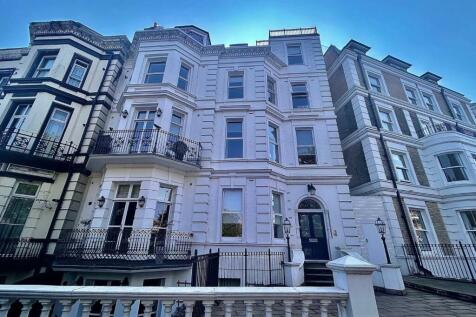 Trinity Crescent, Folkestone Kent 2 bed flat for sale