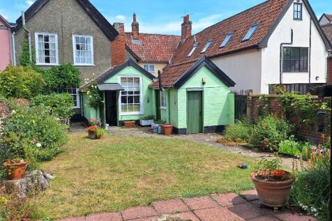 High Street, Needham Market IP6 3 bed terraced house for sale