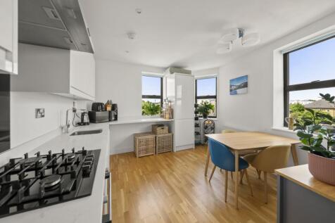 Broadway, West Ealing, W13 1 bed apartment for sale