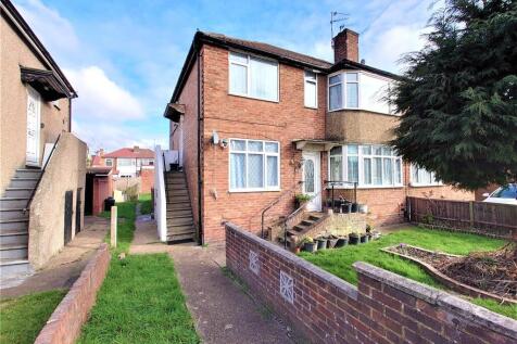 Laburnum Road, Hayes, Greater London... 2 bed maisonette for sale